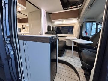 Westfalia Columbus 600 D 350W SOLAR 185Ah LITHIUM  AHK LED