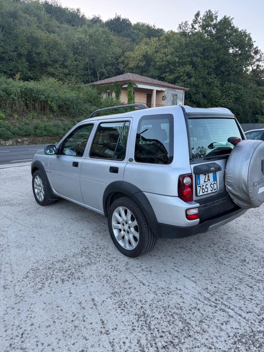 Land Rover Freelander 2004 — photo 6