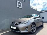 Toyota Auris Hybrid Life+ - gebrauchte Toyota Auris aus dem Jahr 2013