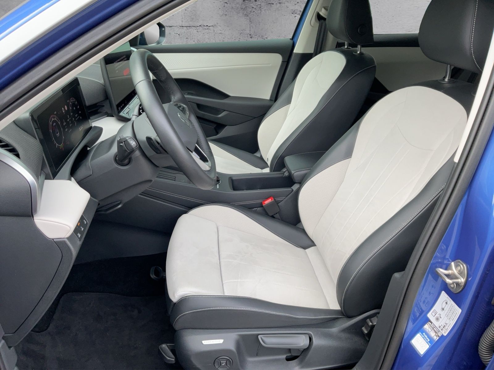Volkswagen T-Roc Style 1.5eTSI DSG 5JG KEYLESS LED foto 5