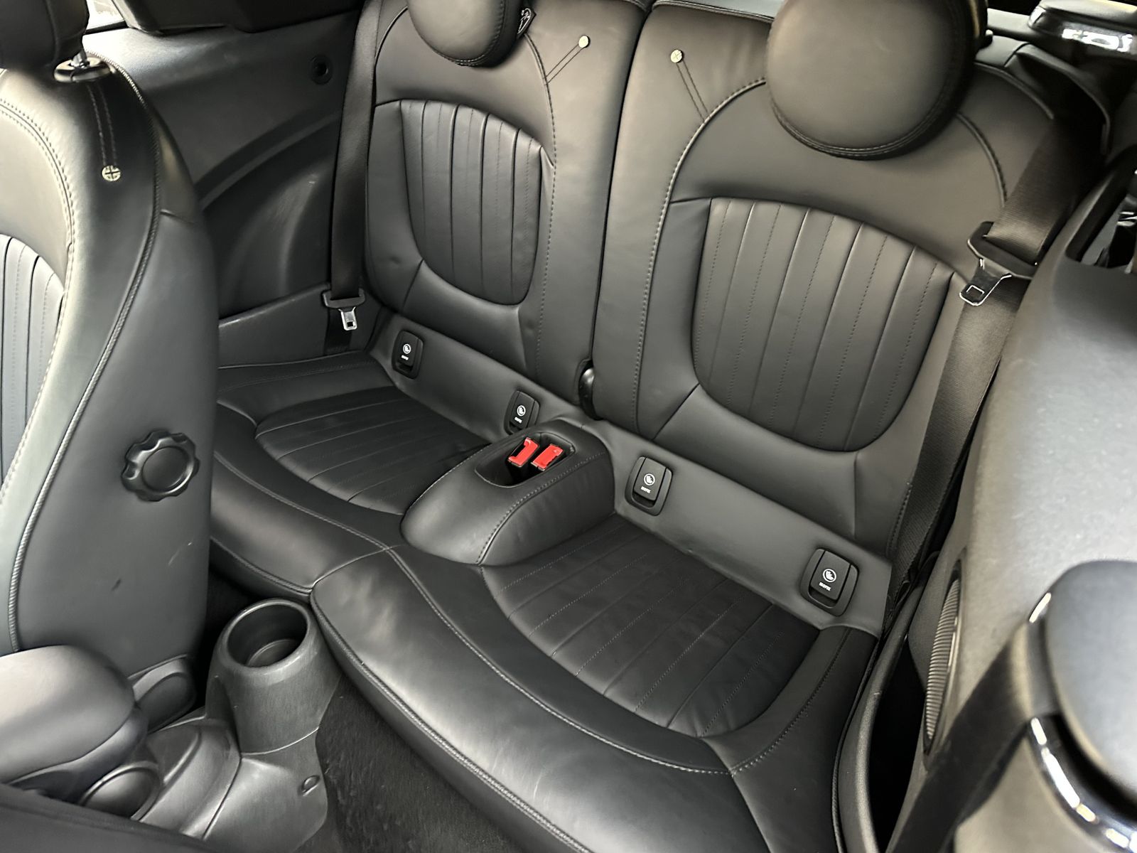 Fahrzeugabbildung MINI Cooper Cabrio MINI Yours Trim Aut. NAV+LED+17ZO