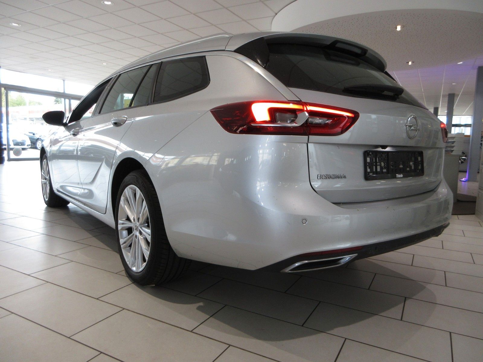 Fahrzeugabbildung Opel Insignia B ST 2.0D B.Elegance LED/SHZ/LHZ/R´CAM