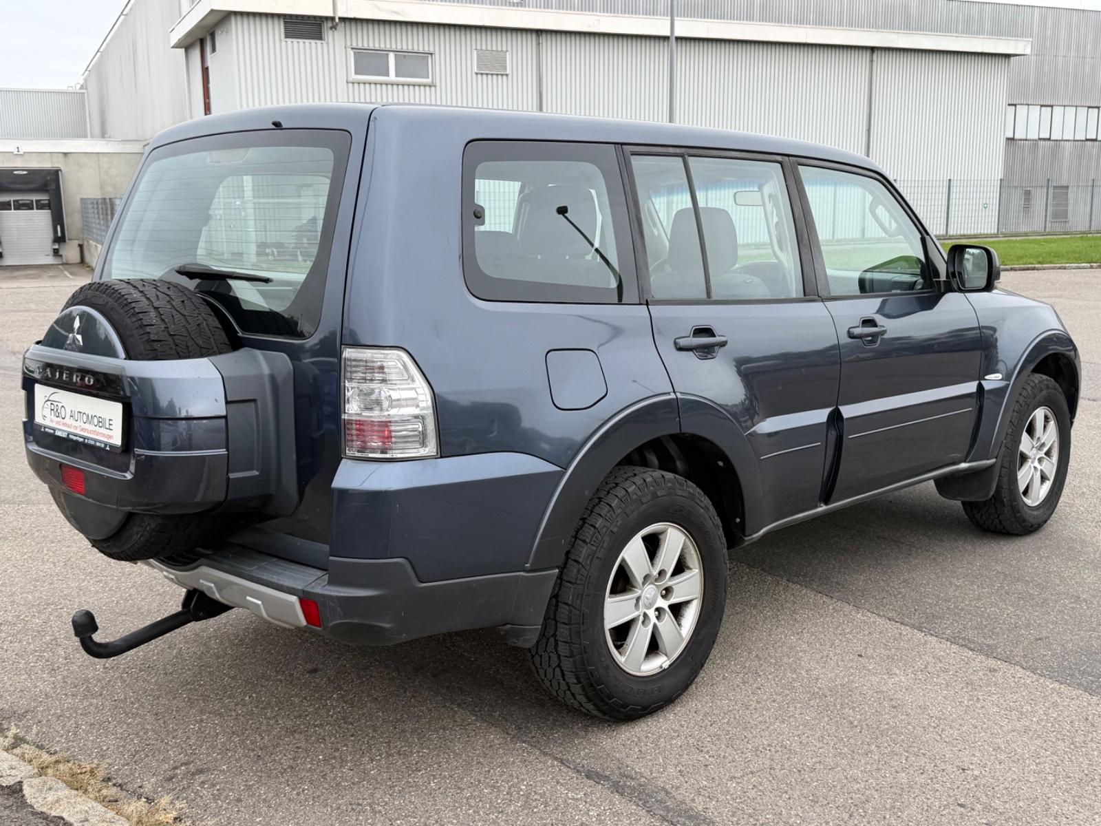 MITSUBISHI PAJERO 3.2 DI-D 160CH - INVITE - BVM - ATTELAGE - CT NEUF - HISTORIQUE ENTRETIEN COMPLET - 1ERE MAIN