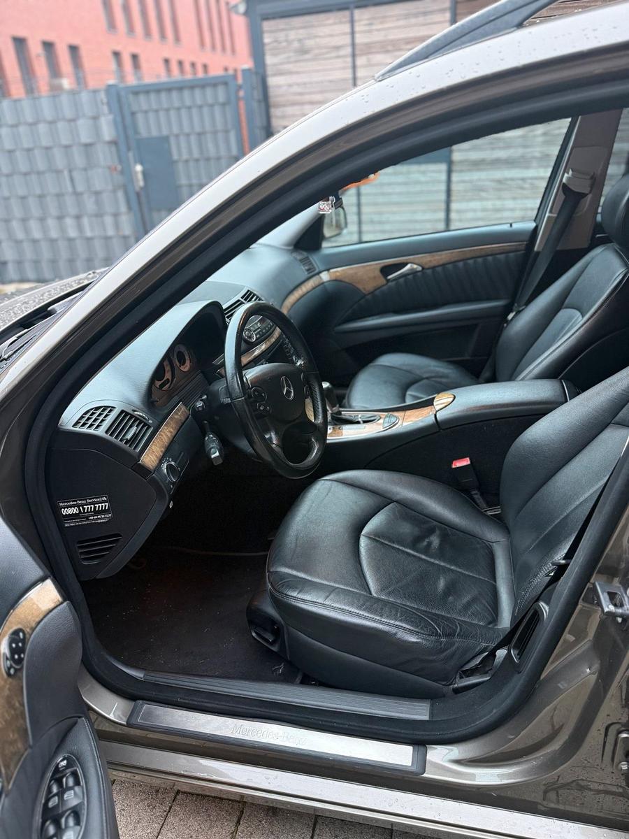 Mercedes-Benz E320 2008 — photo 7