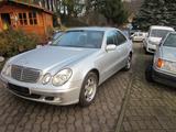 Mercedes-Benz E 220 CDI CLASSIC,2 Hand,Tüv Neu - gebrauchte Mercedes-Benz E 220 aus dem Jahr 2002