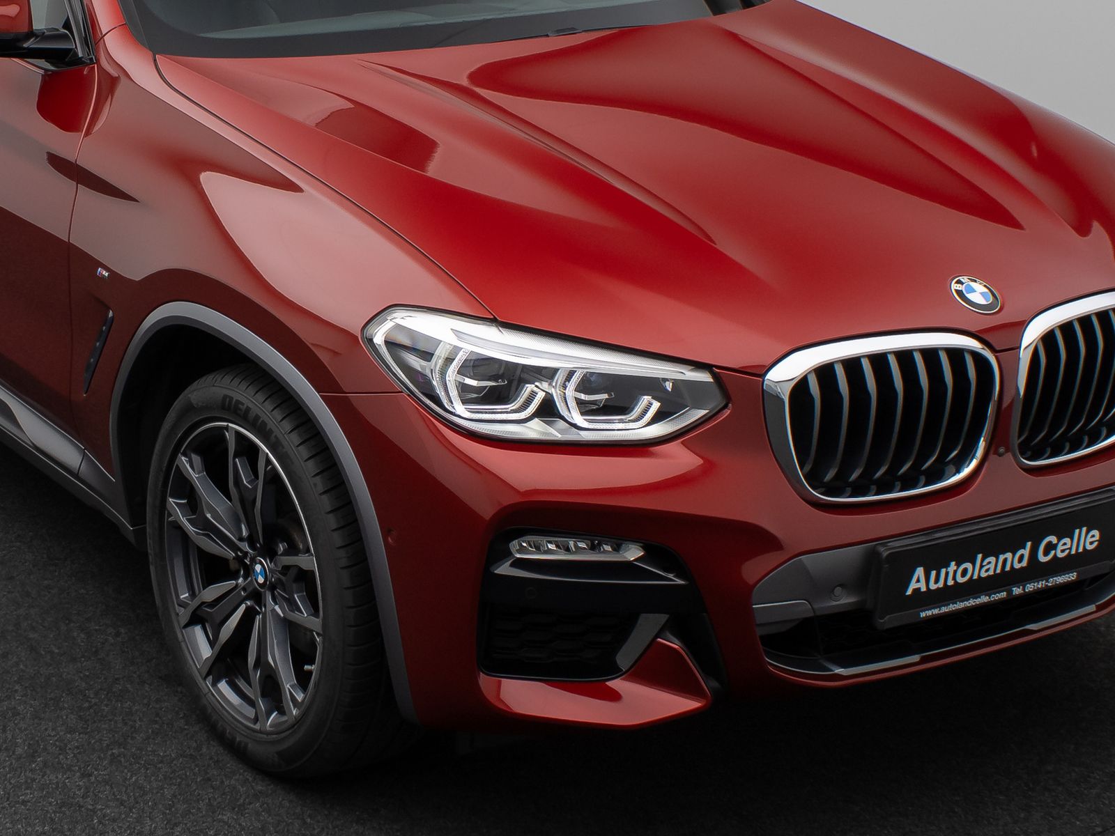 Fahrzeugabbildung BMW X4 xD20d M Sport X Panorama HUD HiFi Komfort 20"