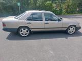 Mercedes-Benz MERCEDES W 124 260E - Mercedes-Benz 260: W124 260e