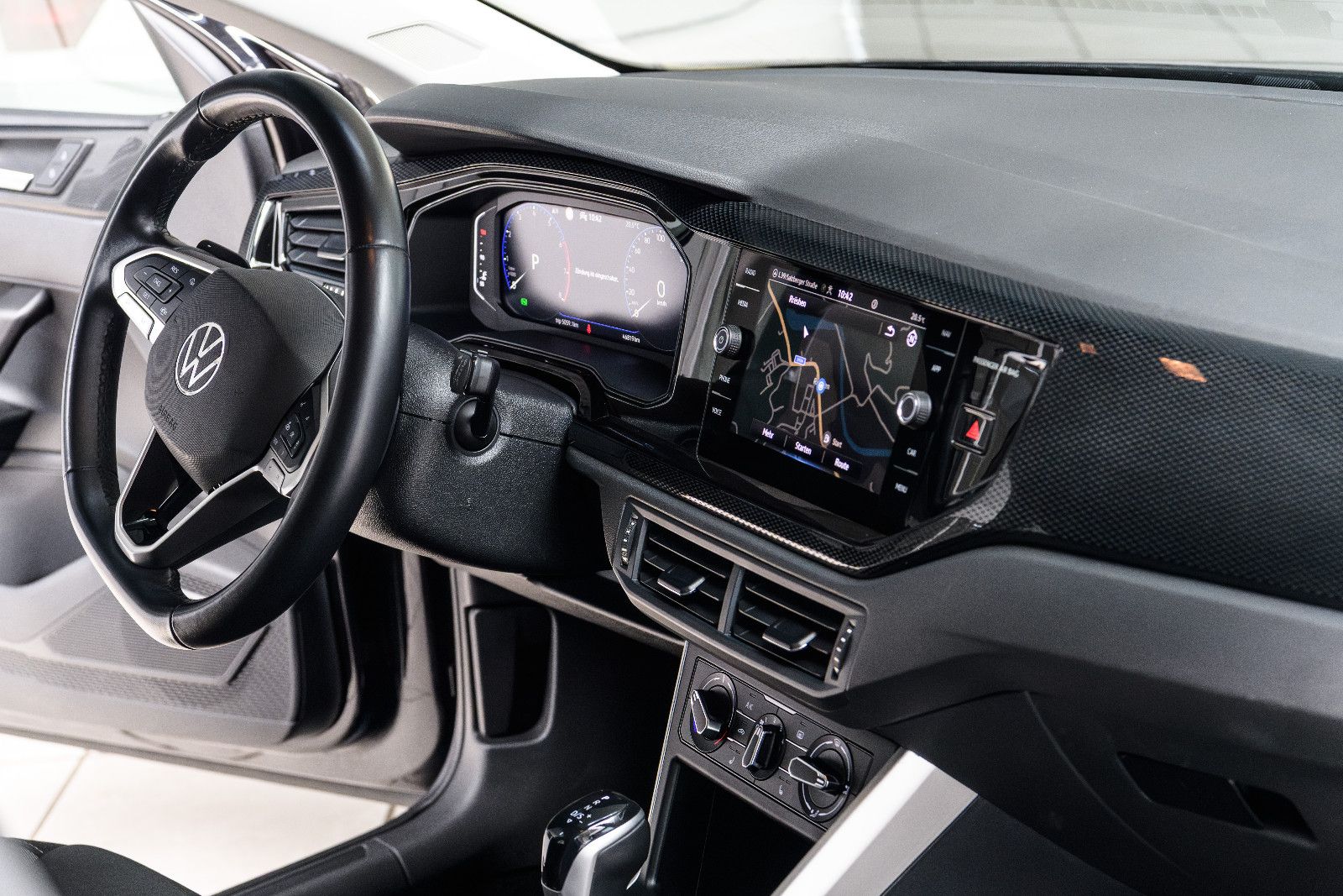 Fahrzeugabbildung Volkswagen Polo VI Life+LED+SHZ+NAVI+GJR+KEYLESS+DAB+AUTOMA