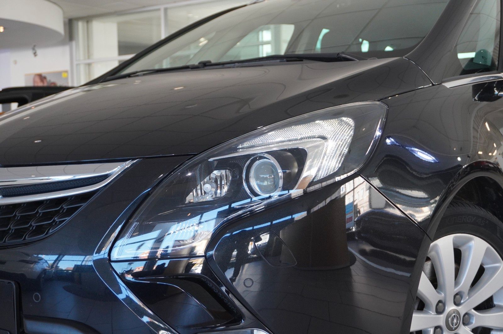 Fahrzeugabbildung Opel Zafira C Tourer 1.6 INNOVATION NAVI/BI-XENON/AHK