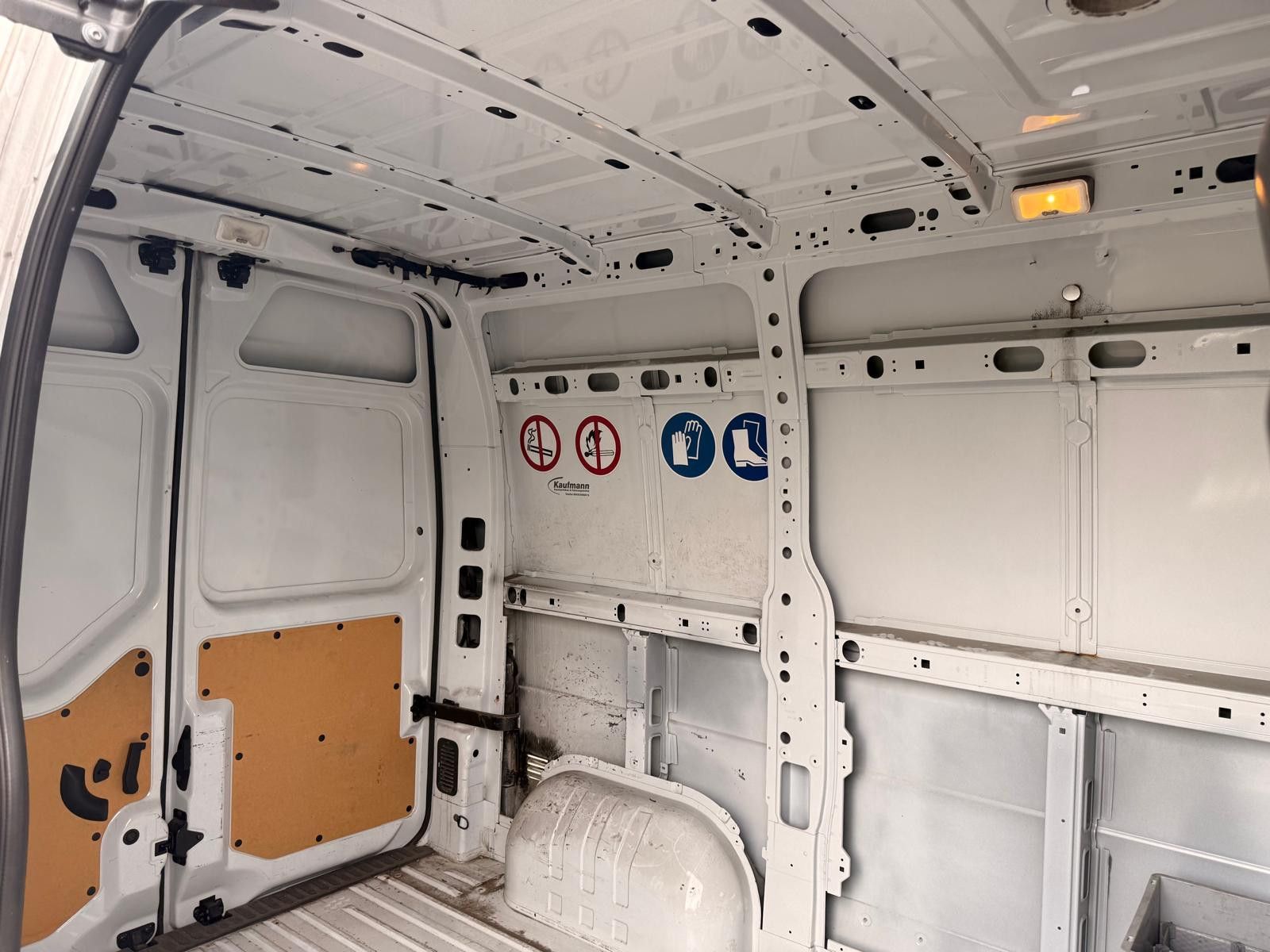Fahrzeugabbildung Renault Master III Kasten L1H2 HKa 3,5t