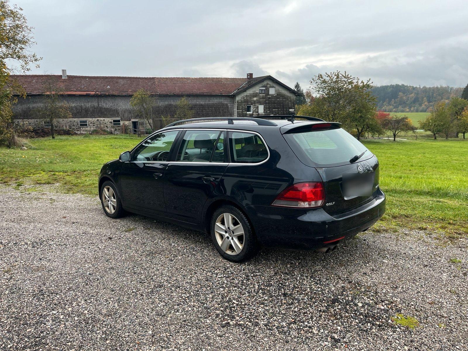 Volkswagen Golf 2012 — вигляд ззаду