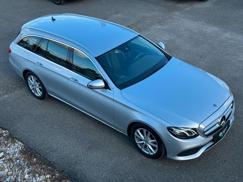 Image of Mercedes-Benz E 220