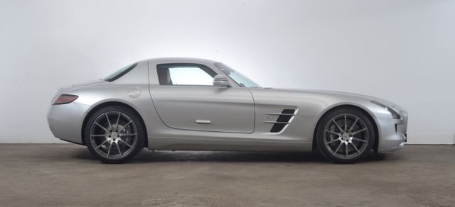 Mercedes-Benz SLS AMG  13.750 km