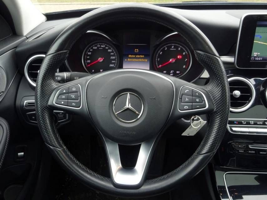 Fahrzeugabbildung Mercedes-Benz C 180 Avantgarde/Navi/ILS/Teilleder/Schiebedach