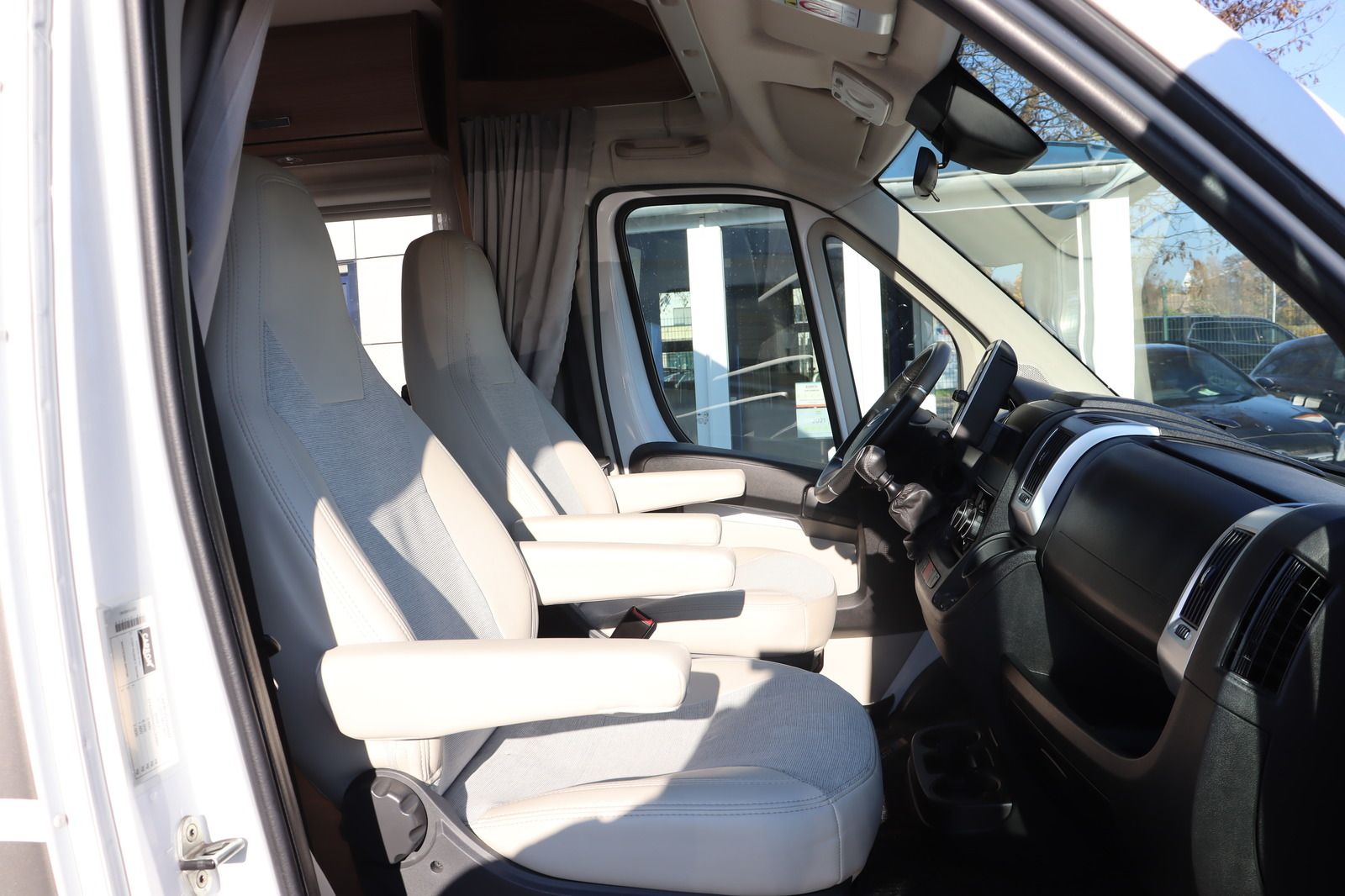 Fahrzeugabbildung Carado T448 Ducato 2.3 140 * Standhzg. * Markise