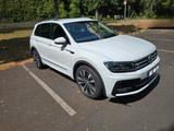 Volkswagen Tiguan R-Line 2.0 TSI  DSG 4MOTION Highline Hi.. - VW Tiguan Gebrauchtwagen in Dresden
