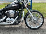 Kawasaki VN 900 CUSTOM BATWING KOFFER ERST 22 TKM - Angebote