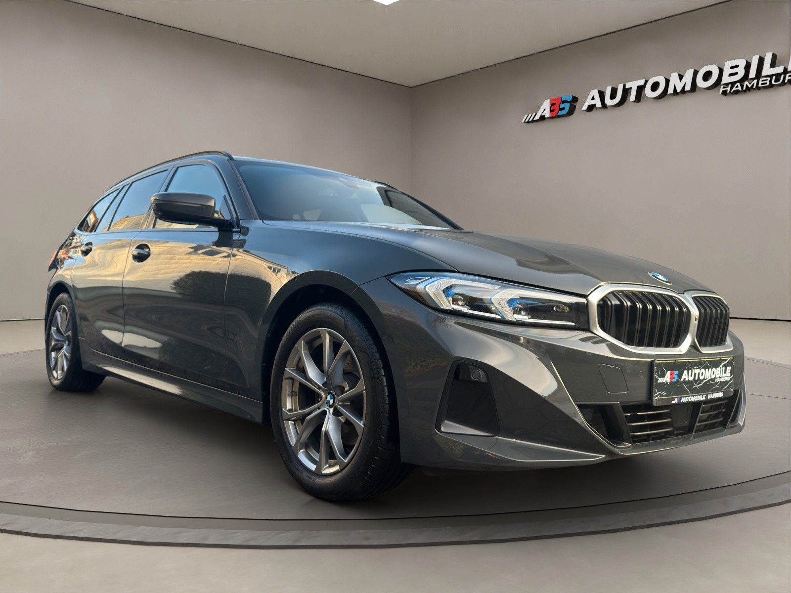 BMW 320d T AUT SPORT VIRTUAL/HUD/360°/ACC/LED/AHK