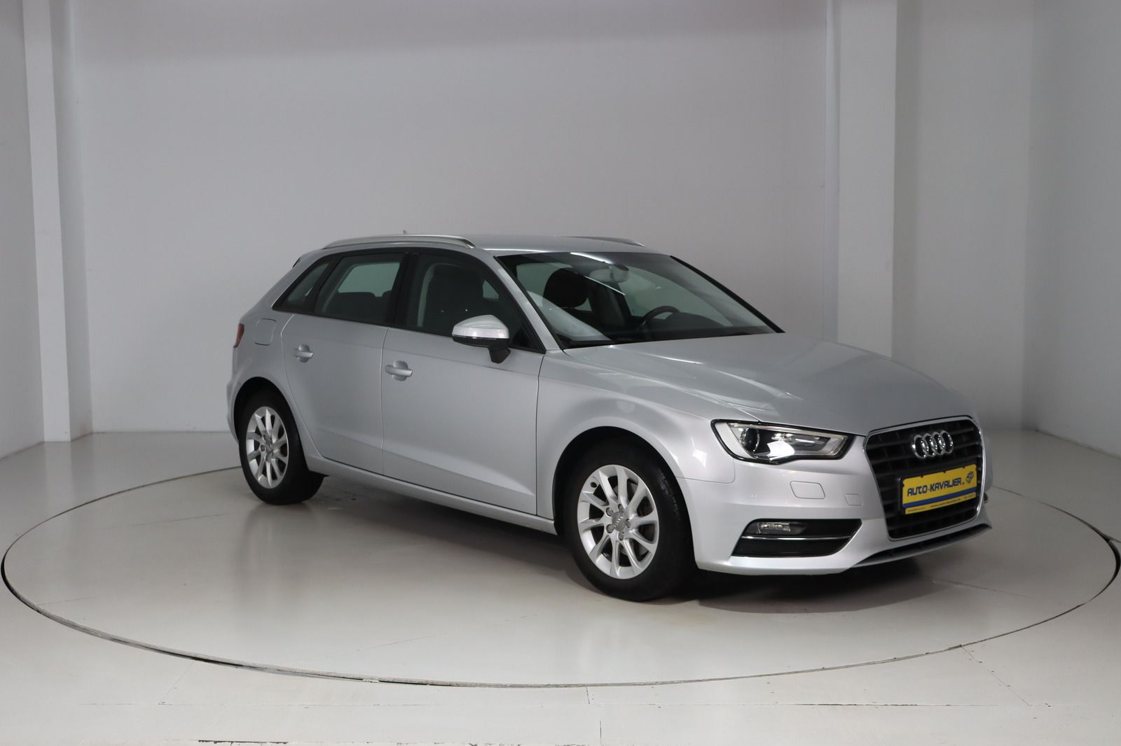 Fahrzeugabbildung Audi A3 1.4 TFSI Ambiente Sportback * Navi * Bi-Xenon