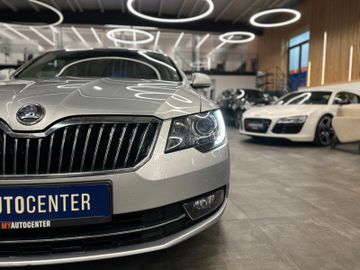 Skoda Superb Combi Exclusive *Xenon*PDC*Klima*DAB*Navi