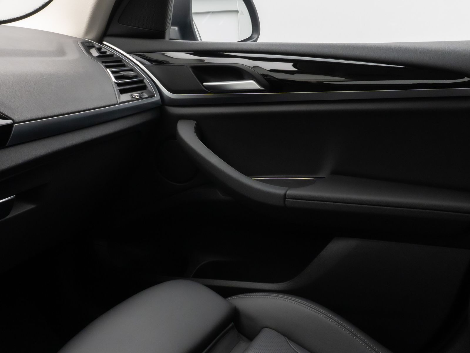 Fahrzeugabbildung BMW X3 xD20i Kamera DAB HiFi Leder M Sport 19Zoll