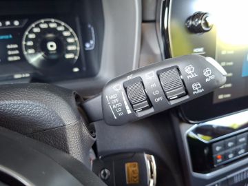 KGM Tivoli NOMAD 1.5 Navi°AC°RFK°SHZ°ALU°DAB°CarPlay