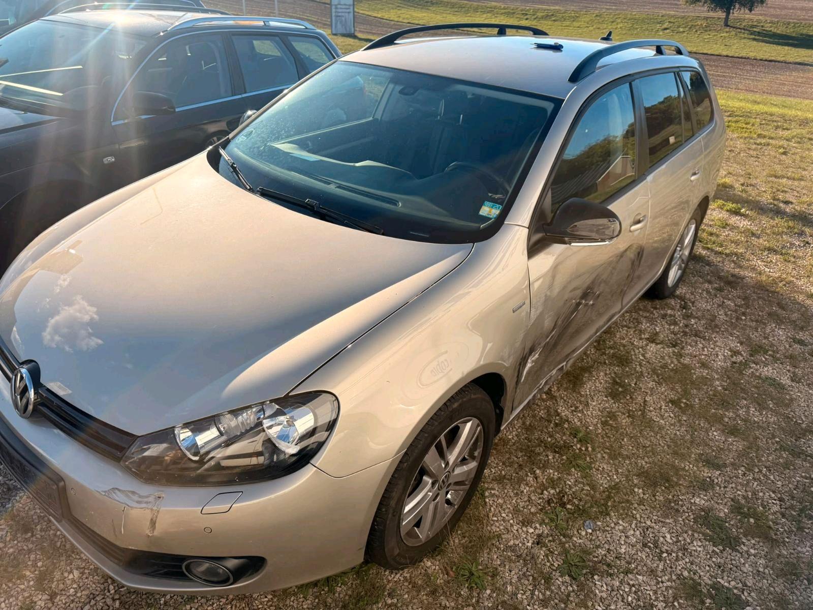 Volkswagen Golf 2012 — rear view