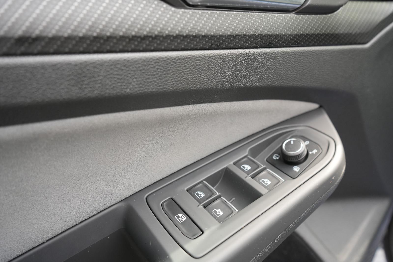 Volkswagen Golf VIII Lim. R-Line eTSI LED LHZ ACC DCC, миниатюра 9