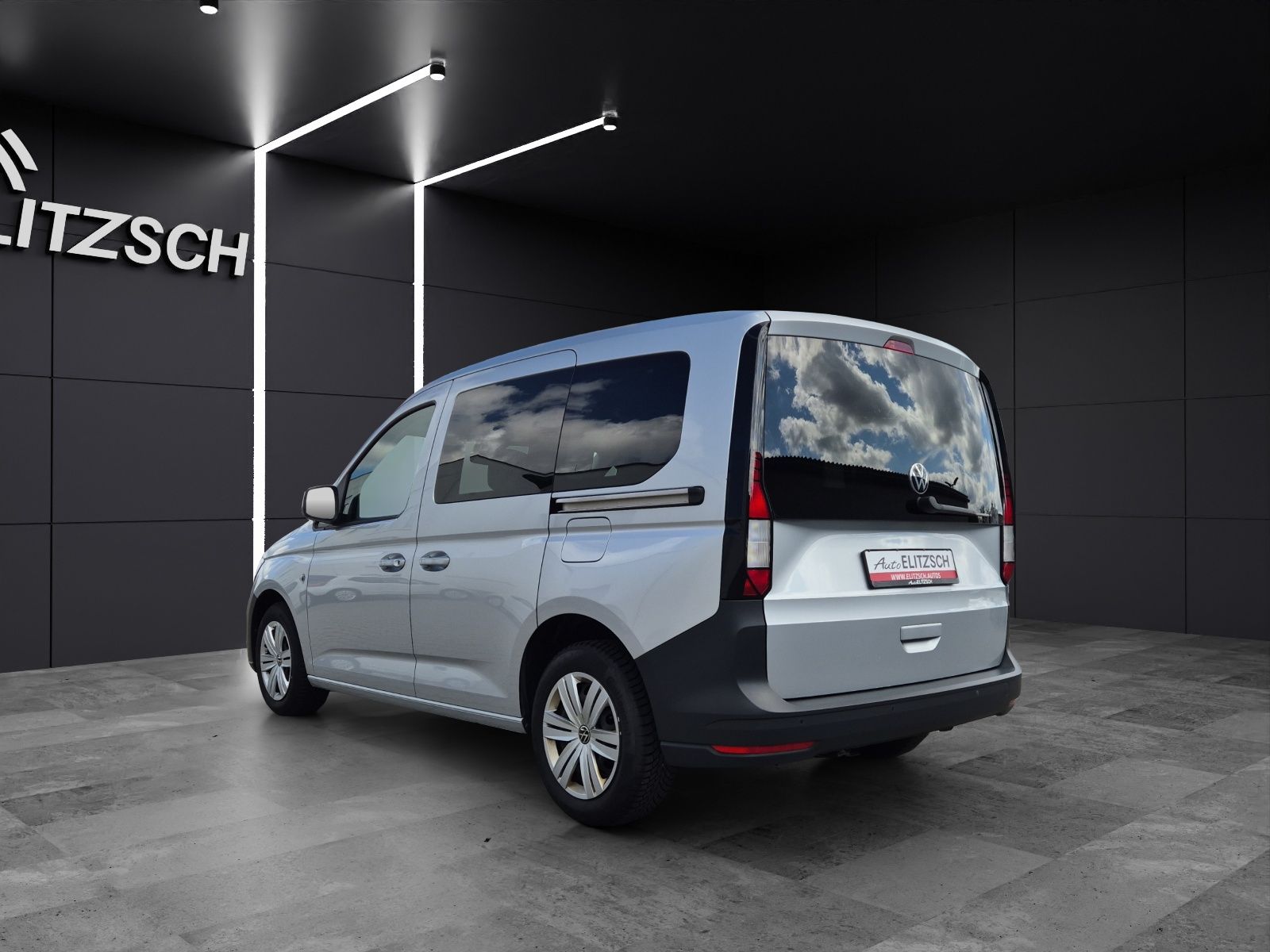 Fahrzeugabbildung Volkswagen Caddy Kombi TDI Standhzg Navi ACC PDC SHZ