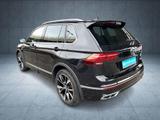 Volkswagen Tiguan 2.0 TSI DSG 4Motion R-Line Navi AHK Pano - Volkswagen Gebrauchtwagen in Düsseldorf