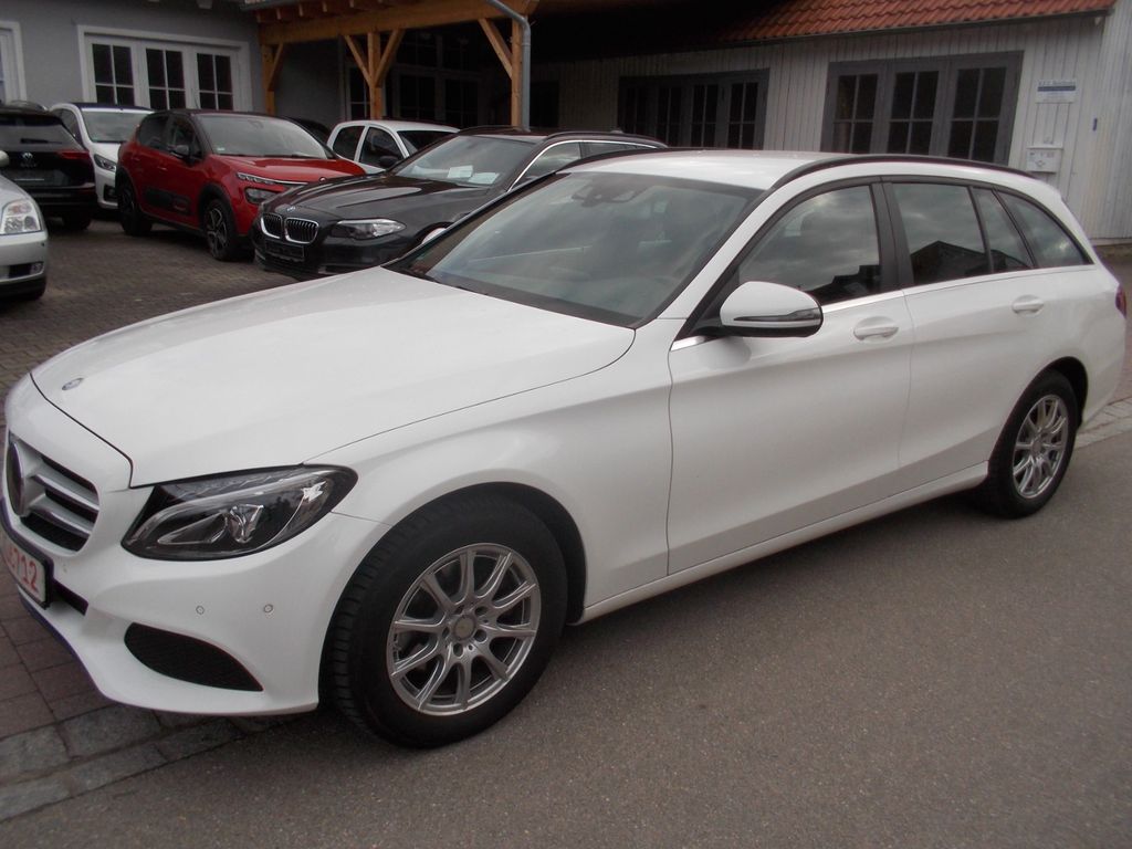Image of Mercedes-Benz C 220