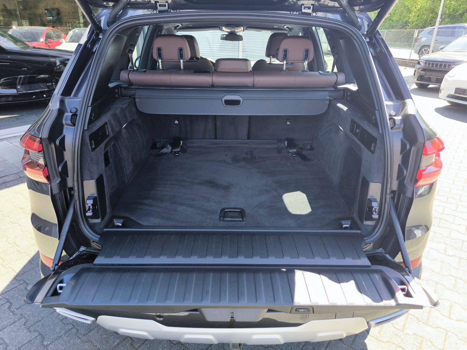 Fahrzeugabbildung BMW X5 xDri x Line SHADOW+PROF+LED+SHZ+KAM+ACC+AHK+M
