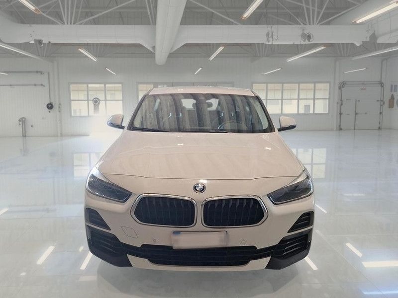 BMW X2 XDRIVE 25E BUSINESS X AUTOMATICO SUV imagem 2