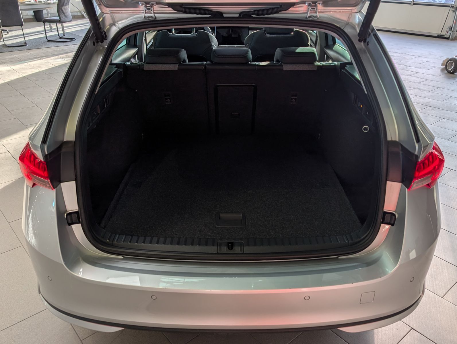 Fahrzeugabbildung SKODA Octavia 1.5 TSI mHEV DSG ACC Style-Paket AHK 17"