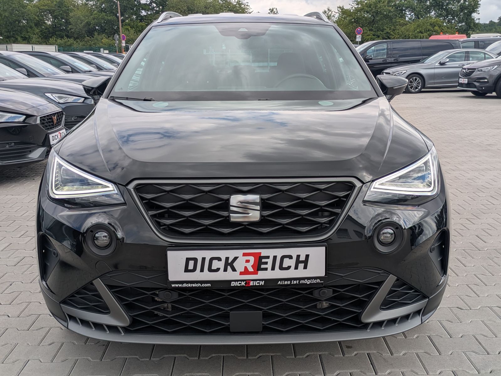 Fahrzeugabbildung SEAT Arona 1.0 TSI FR DSG AHK*ACC*LED*APP*DAB*KAMERA