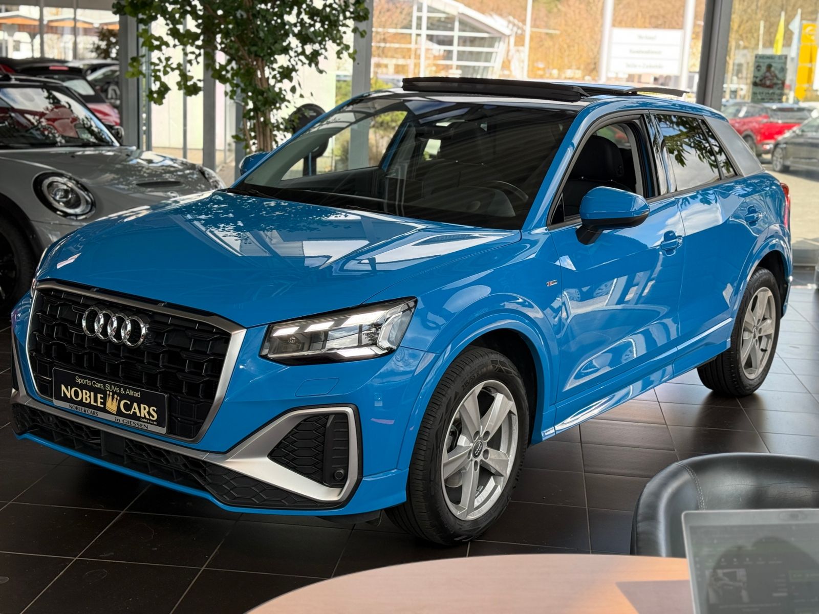 Fahrzeugabbildung Audi Q2 35 TFSI S line PANO B&O VIRTUAL LED