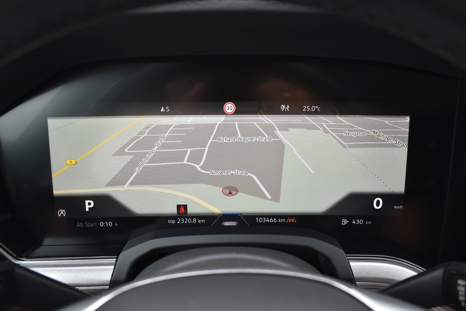 Fahrzeugabbildung Volkswagen Touareg Elegance 4Motion Liveco AHK Panorama Key