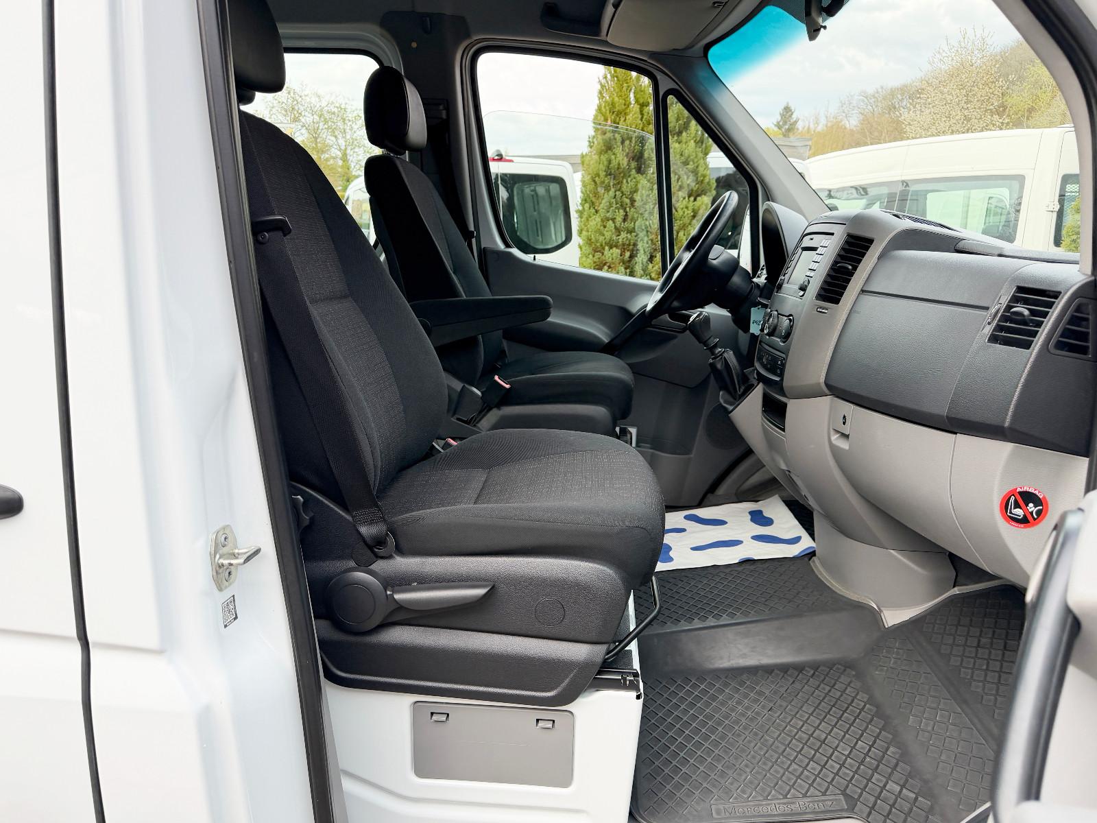 Mercedes-Benz Sprinter 313CDI Bus 9-Sitze L2H2 RWD Schwingsitz