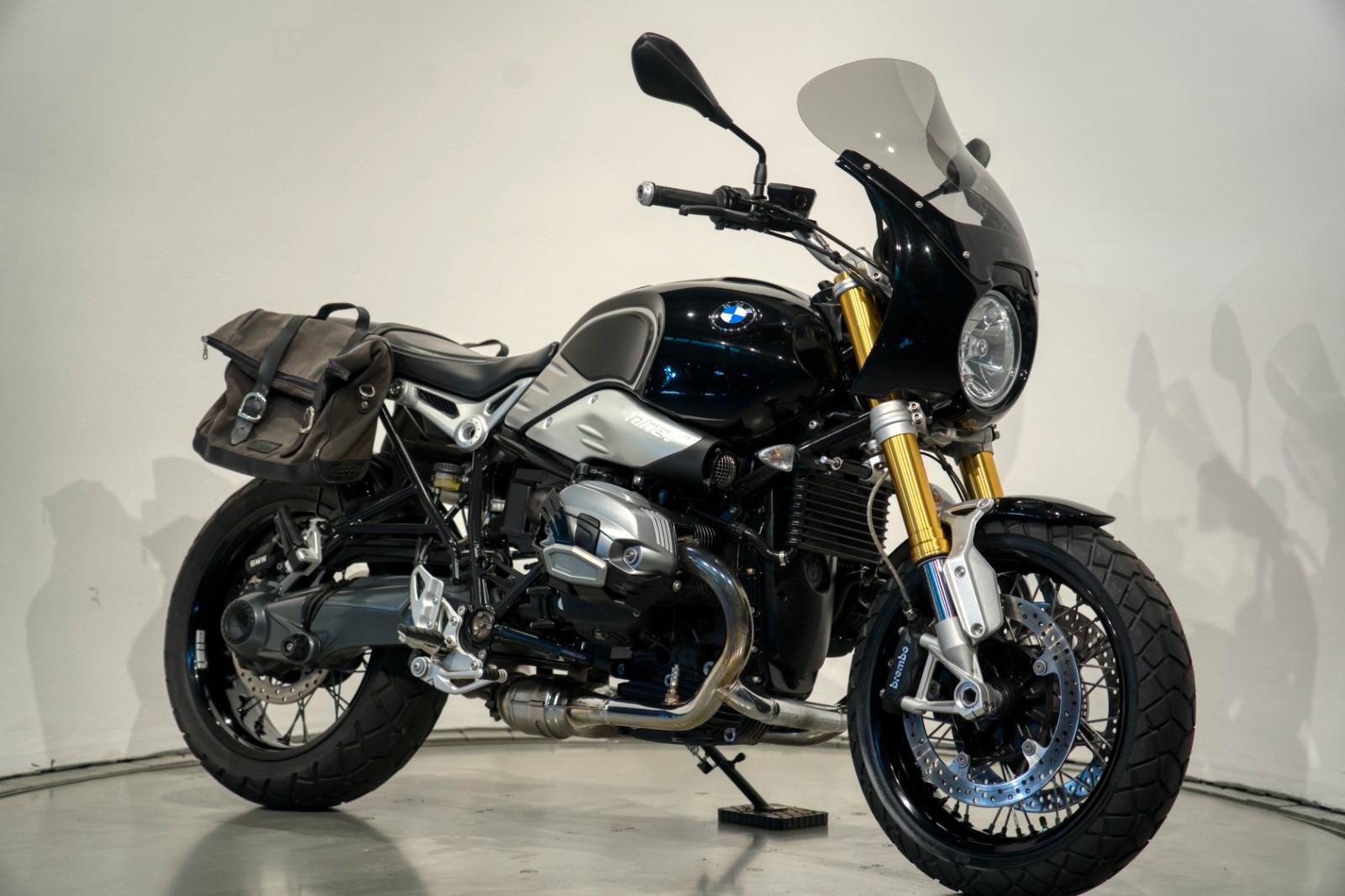 BMW R Nine T *Taschen*Akrapovic*Wunderlich*