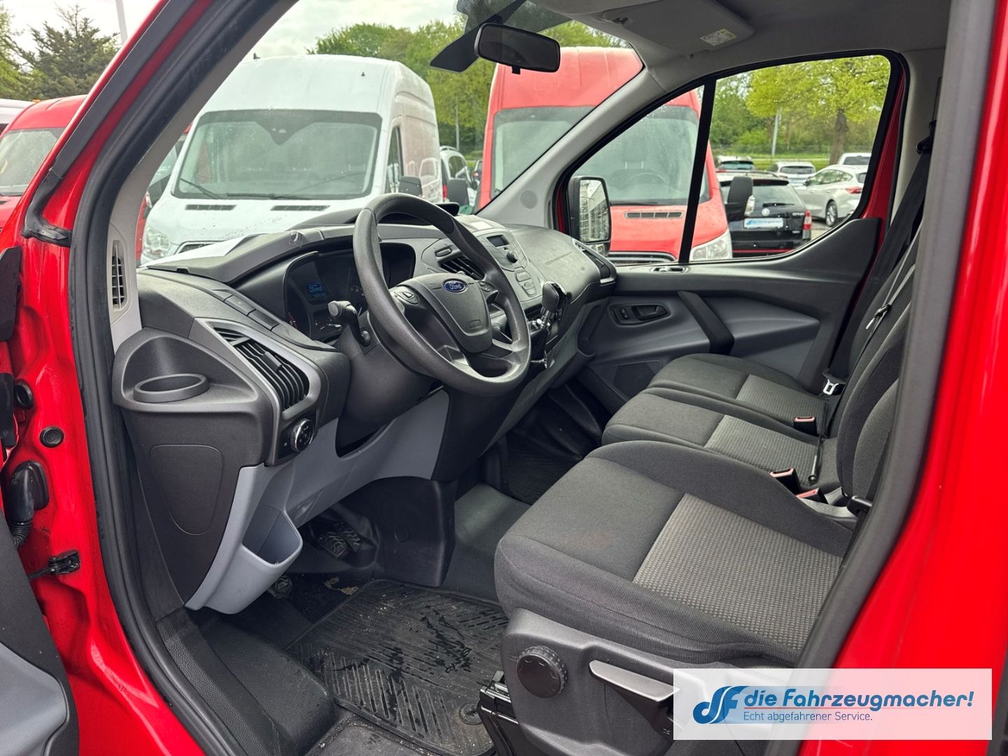 Fahrzeugabbildung Ford Transit Custom Kombi 300 L1 2.2 TDCi *1481