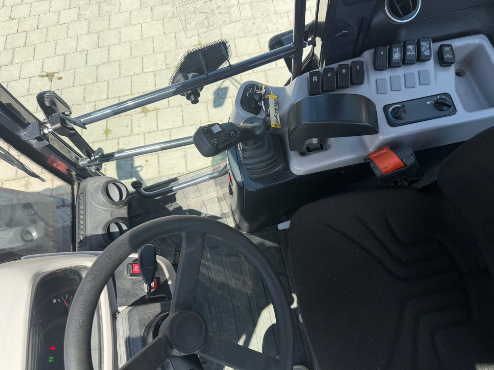 Fahrzeugabbildung Kubota R070 Schaufel, Gabel Top