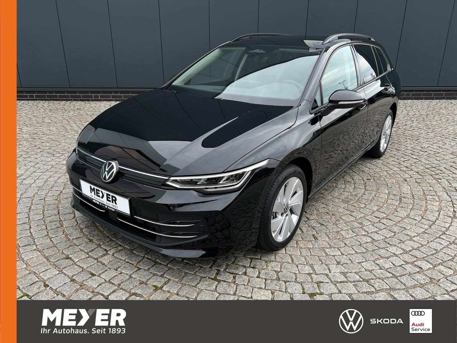Fahrzeugabbildung Volkswagen Golf VIII Variant Life 2.0 TDI DSG *AHK, LED, AC