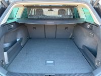 Volkswagen Passat Var. 2.0 TSI DSG 4M R-Line STDHZ PANO AHK bei Autohaus Landmann & Maier OHG