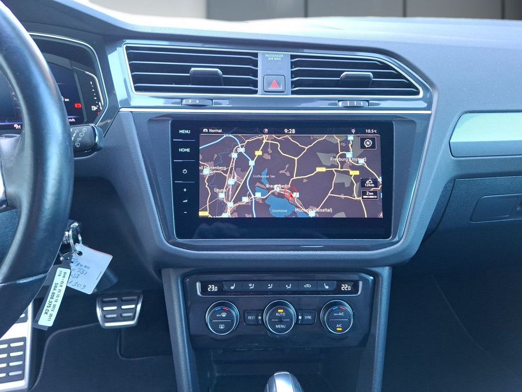 Tiguan 2.0 TSI R-Line 4Motion *DSG*AHK*PANO*BLAC