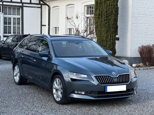 Skoda Superb Combi Style *ACC*Navi*DSG*