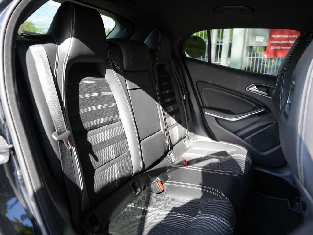 Mercedes-Benz GLA 220