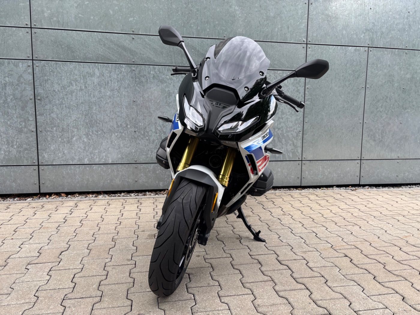 Fahrzeugabbildung BMW R 1300 RS Performance