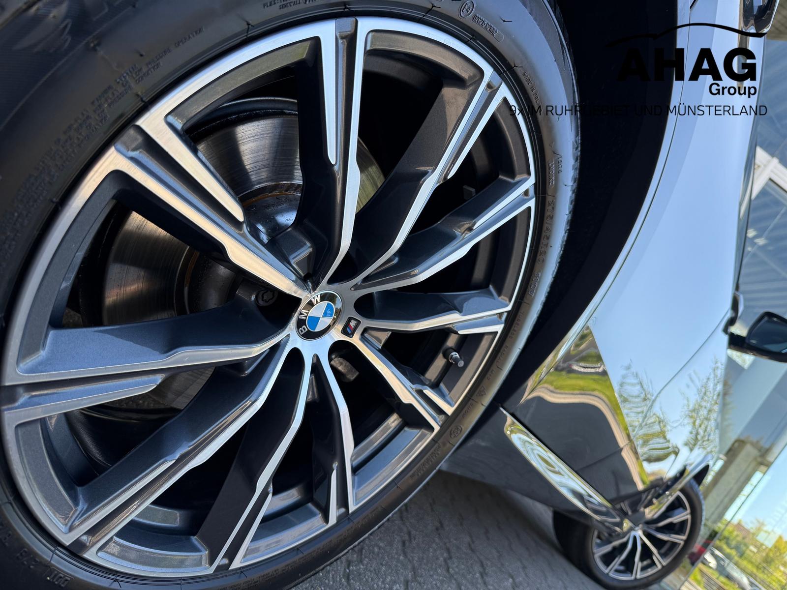 BMW X5 xDrive40d AHK PanoSkyL Dr.Ass.Prof.StHz HK