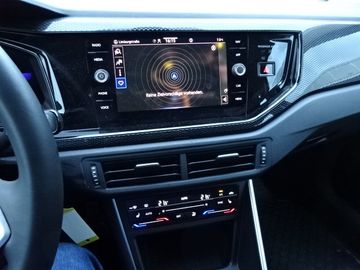 Fotografie 12 des VW Polo 1.0 TSI Life RFK*PDC*NAVI*SHZ Klima/wie neu