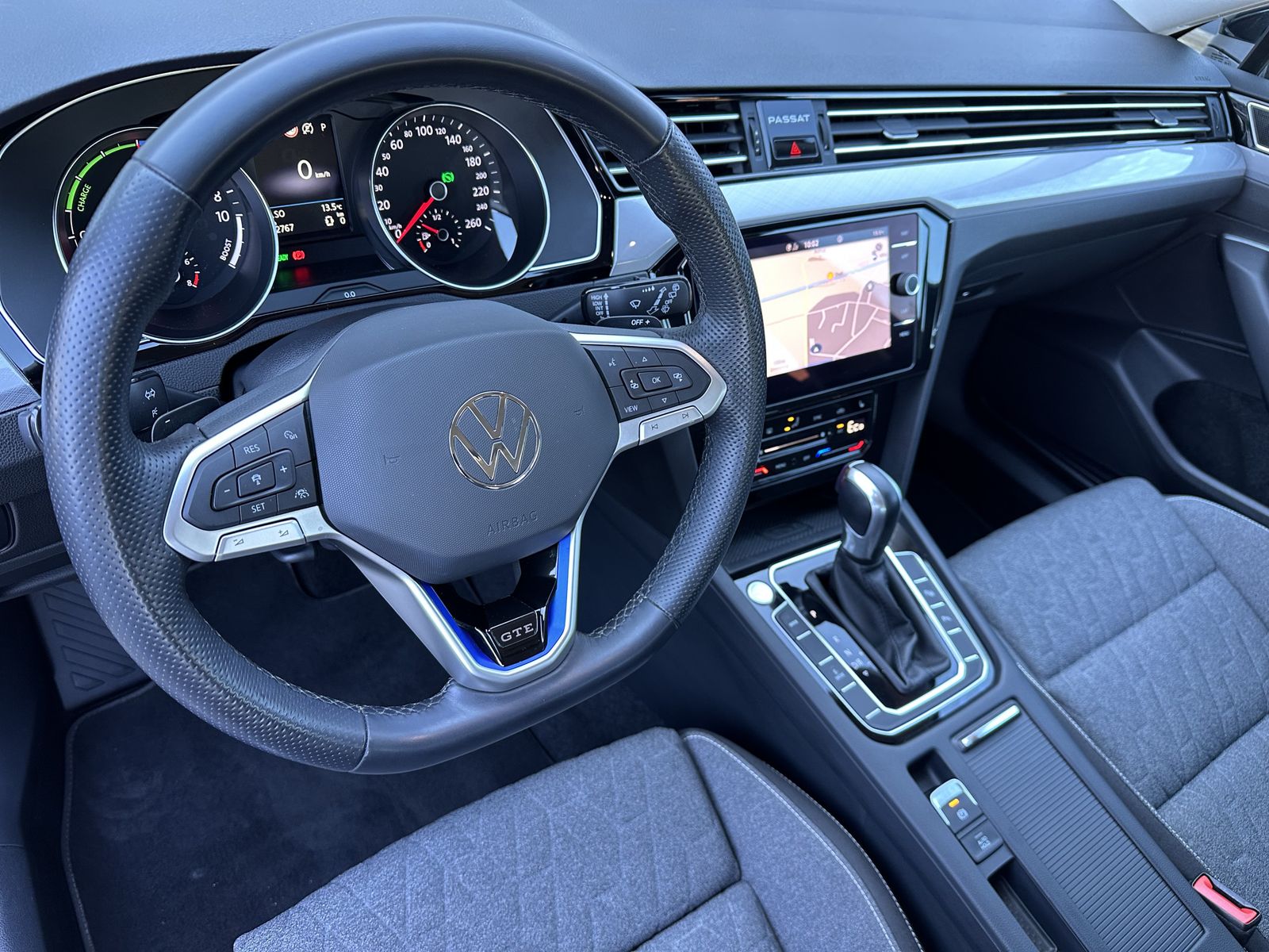 Fahrzeugabbildung Volkswagen Passat Variant GTE NAV+IQ-LIGHT+AHK+KAMERA+17ZO